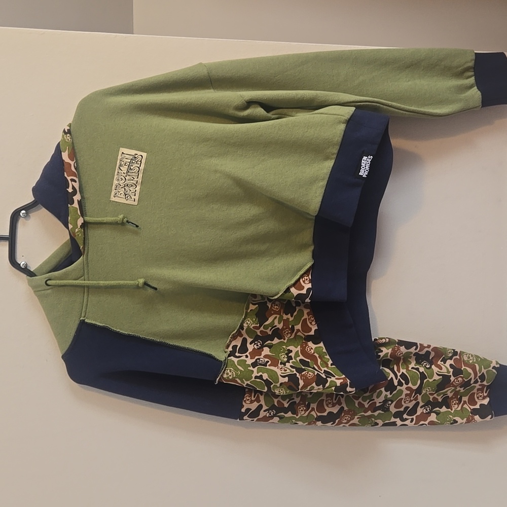 Zumiez Camo Cropped Hoodie - Picture 2 of 7